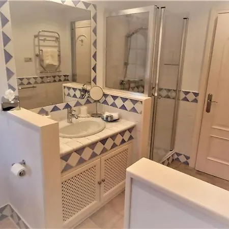 Alojamento de Acomodação e Pequeno-almoço B&B Villa Belmundo - Puerto Banus *