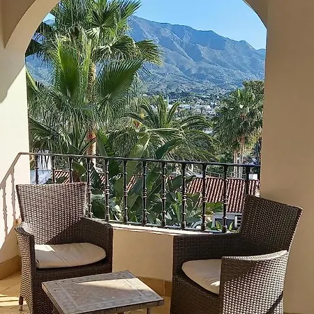 Alojamento de Acomodação e Pequeno-almoço B&B Villa Belmundo - Puerto Banus Marbella